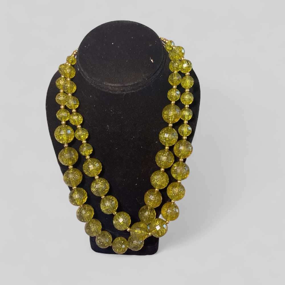 Vintage 1950’s Green Round Beaded Double Strand Faceted Confetti Lucite Necklace - Picture 3 of 7